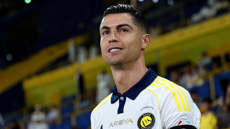 Cristiano Ronaldo (89 LW) — A Striker Playing on the Wing